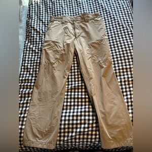 Duluth Trading Co Men's Khaki Cargo Pants